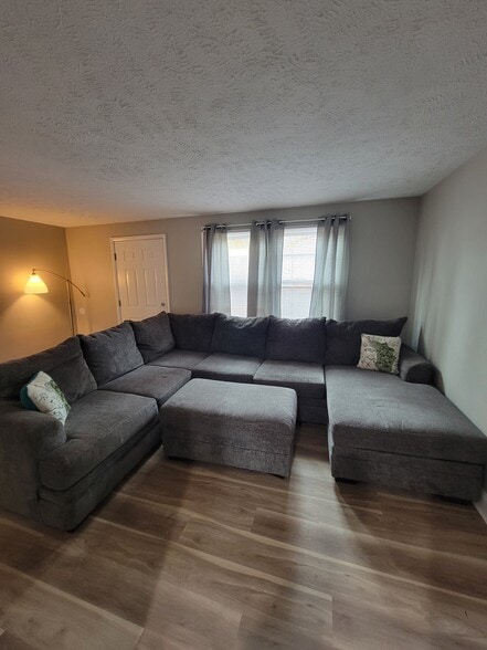 Living Room - 257 Hague St