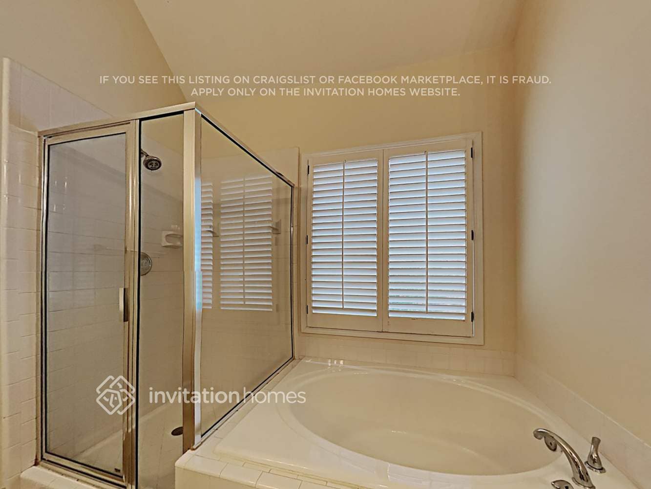 Building Photo - 404 Willowbrook Ct