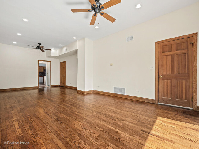 Building Photo - 2908 W McLean Ave
