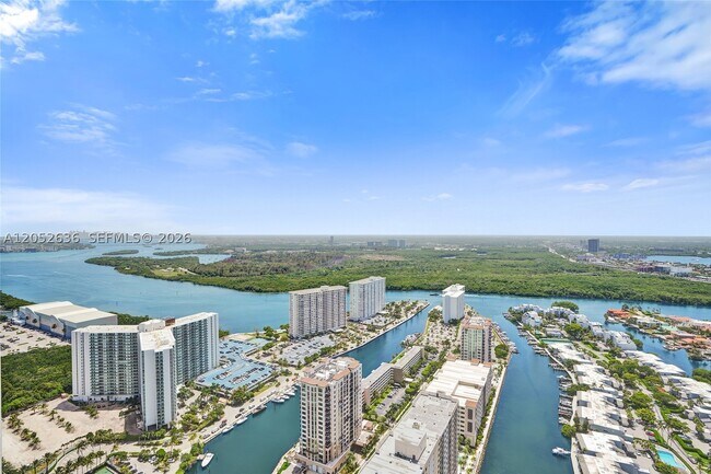 Building Photo - 16001 Collins Ave