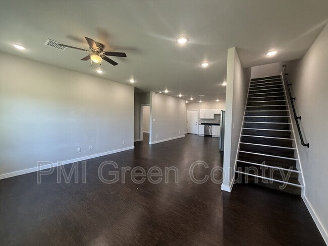 Building Photo - 13523 S Mingo Rd