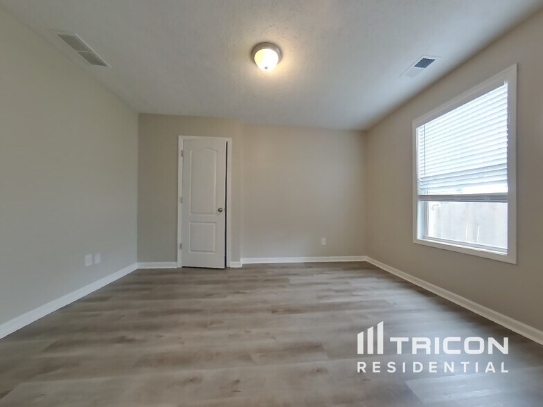 Building Photo - 136 Reid Plantation Dr