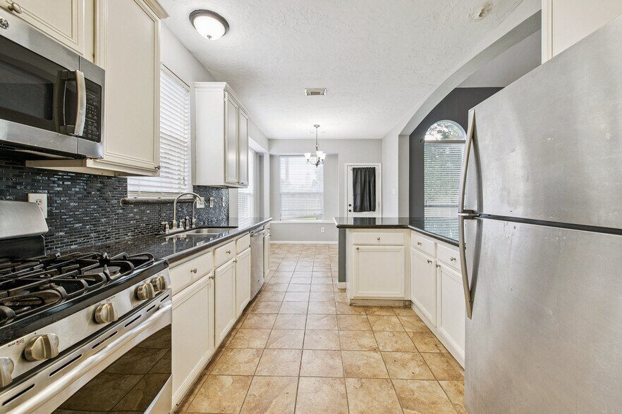 Building Photo - 7414 Dane Hill Dr