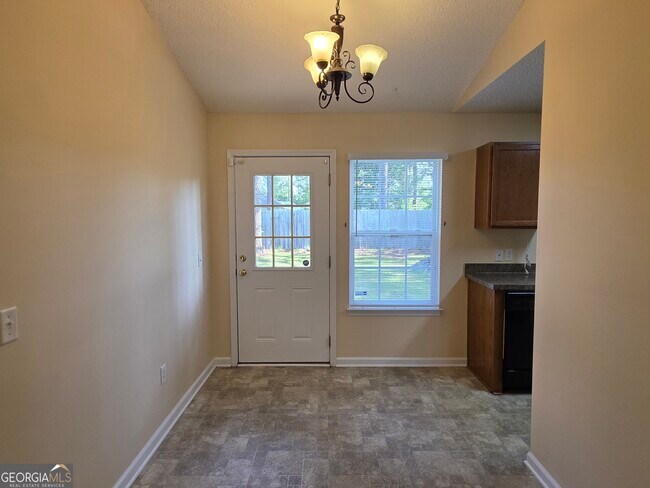 Building Photo - 101 Mossy Oak Dr
