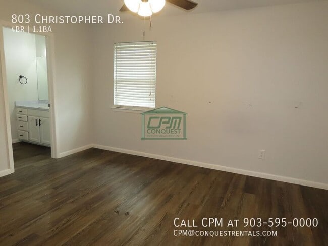 Building Photo - 803 Christopher St