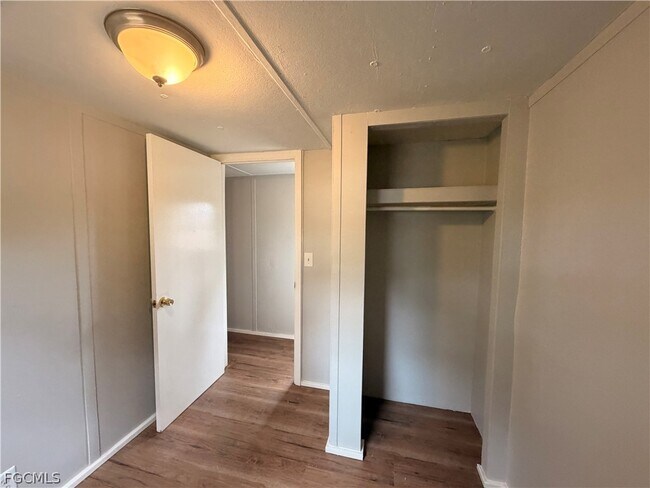 Building Photo - 7647 Ebson Dr