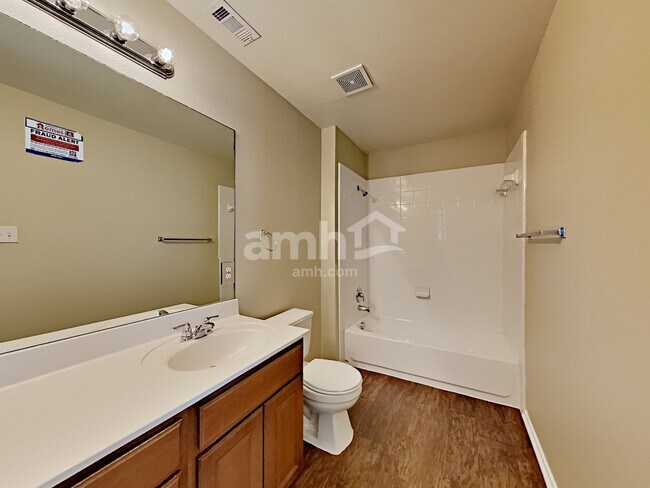 Building Photo - 250 Coopers Hawk