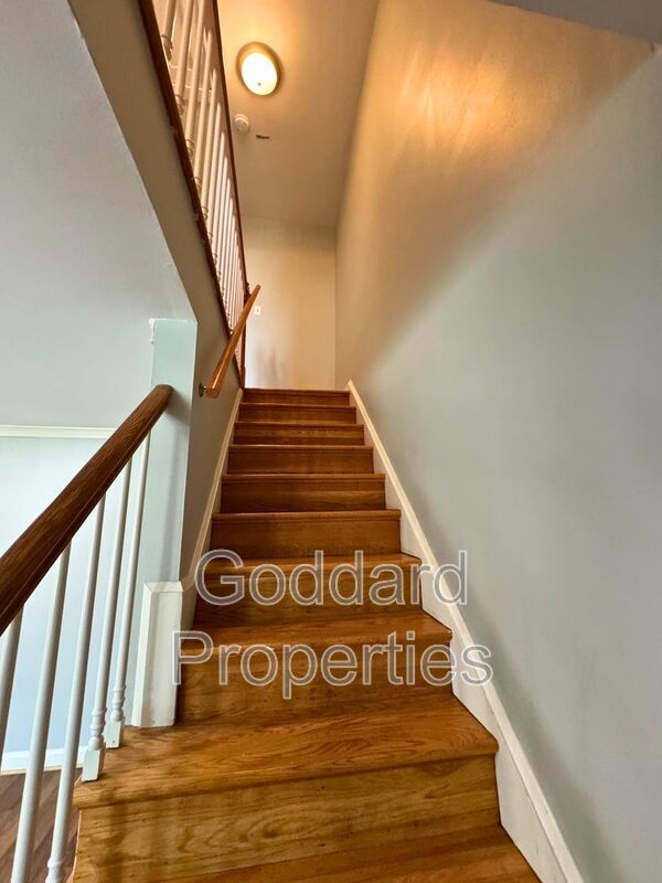 Building Photo - 1822 Edgewood Rd