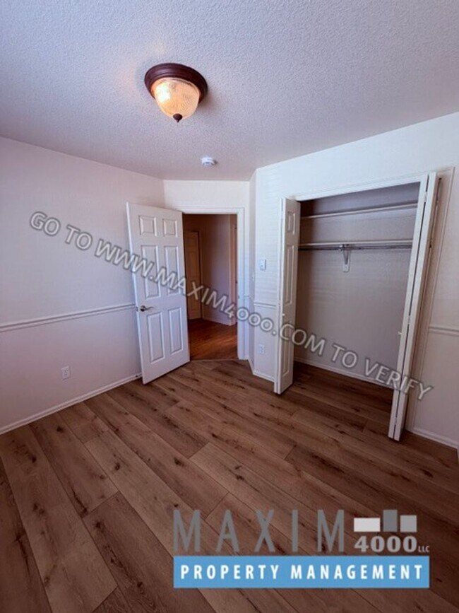 Building Photo - 255 Sargent Cir