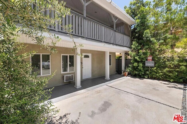 Building Photo - 5249 Satsuma Ave