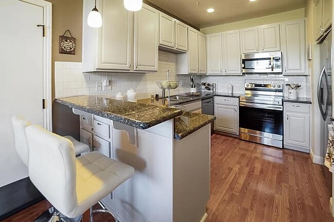 Building Photo - 421 Cork Harbour Cir