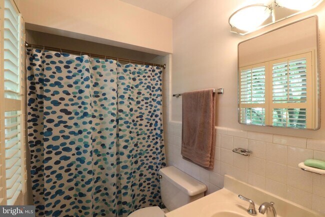 Building Photo - 6703 Rannoch Rd