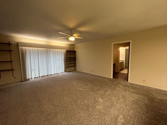 Building Photo - Midtown Quadplex with Pool- 3 bed, 2 bath