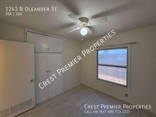 Building Photo - 1243 N Oleander St