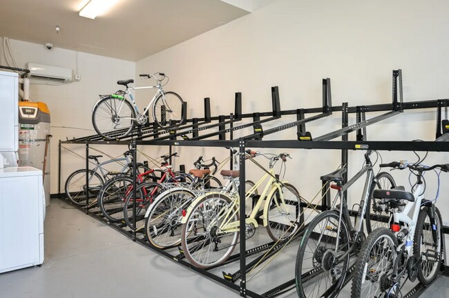 Building Photo - 1430 NW Pettygrove St