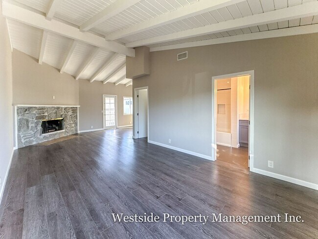 Building Photo - 8100 W 83rd St