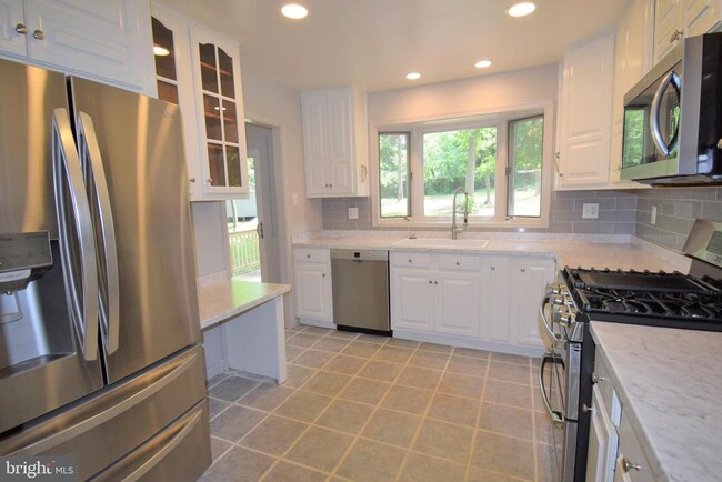 Building Photo - 4517 Kerrybrooke Dr