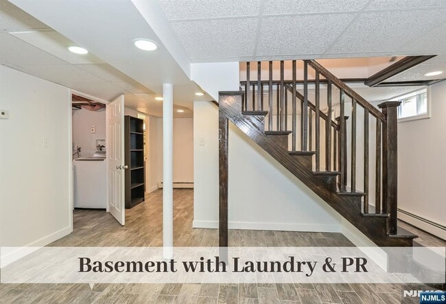 Building Photo - 385 Fern Ave