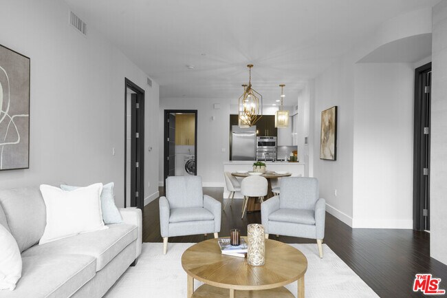 Building Photo - 1318 S Roxbury Dr