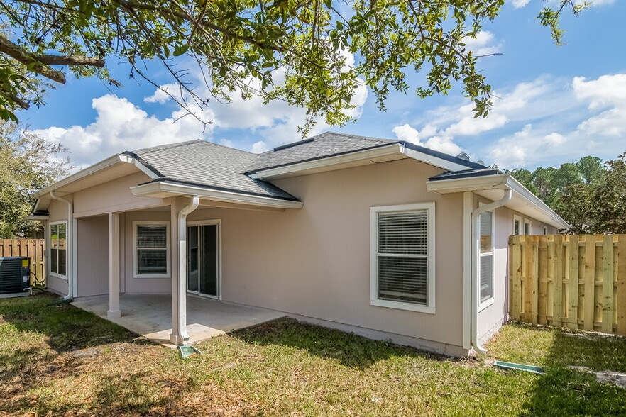 Building Photo - 2109 S Cranbrook Ave