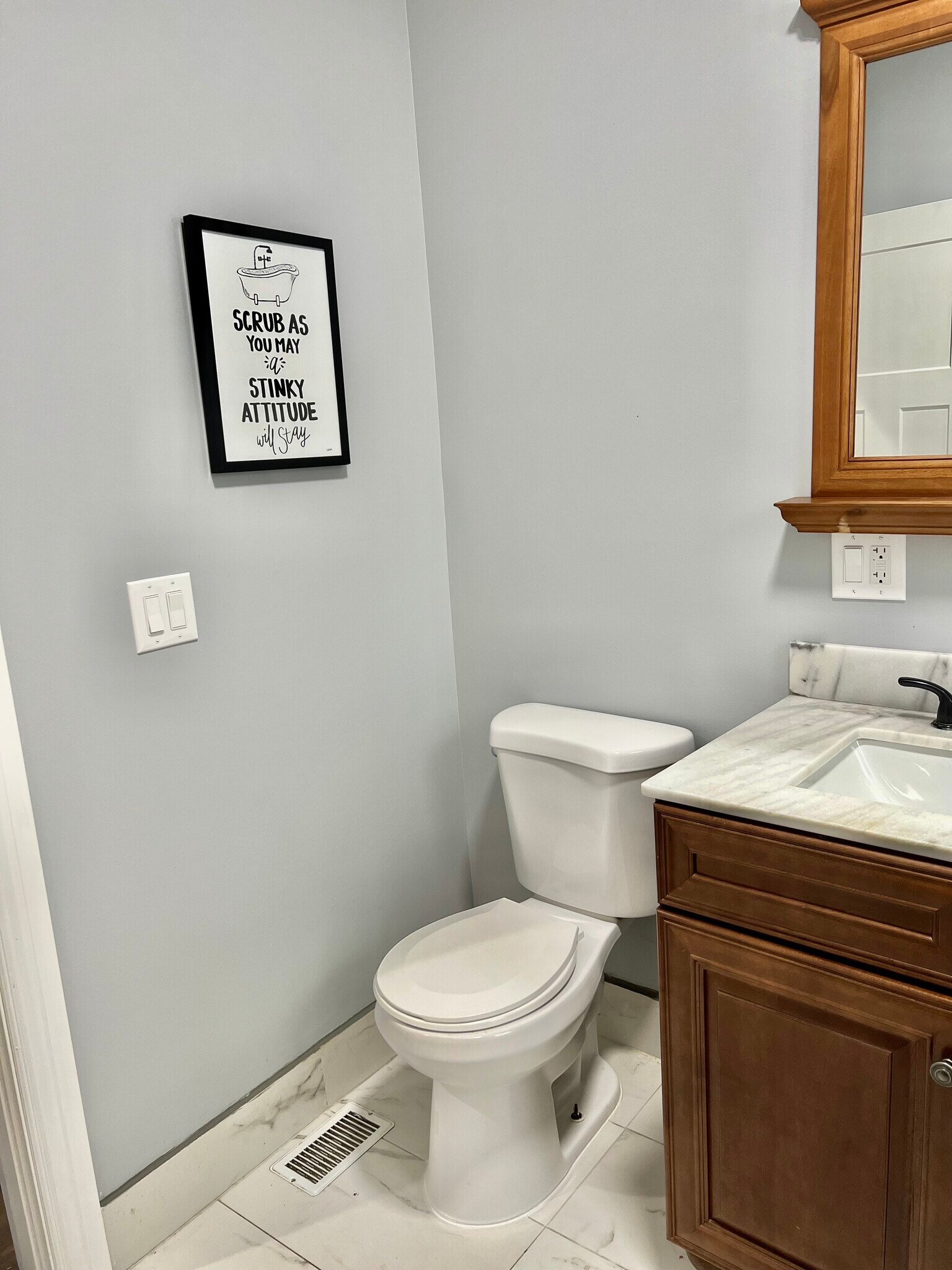 Building Photo - 1059 N Mayfield Ave