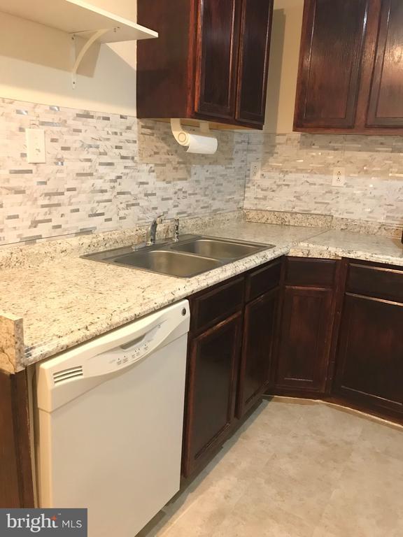 Building Photo - 15190 Santander Dr