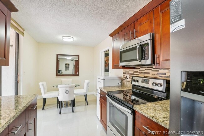 Building Photo - 7153 Promenade Dr