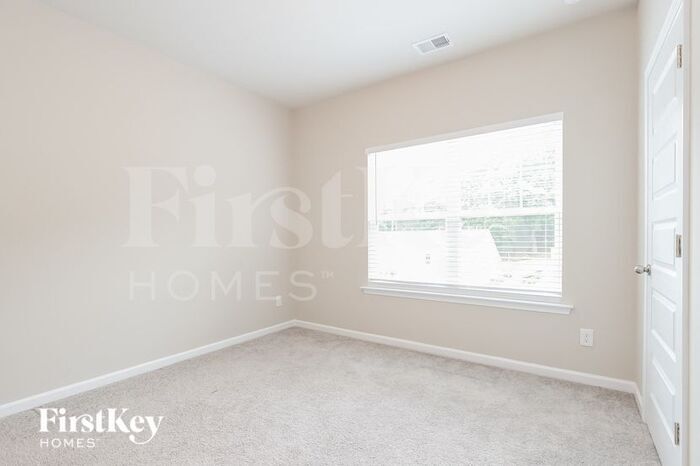 Building Photo - 74 Ravencroft Dr