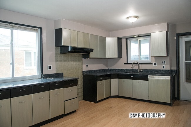 Building Photo - 7926 S Kostner Ave