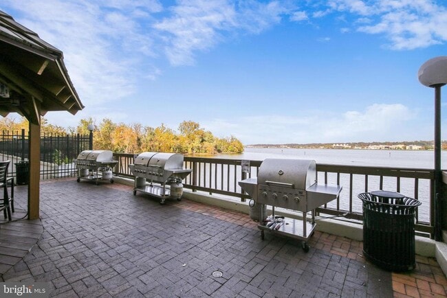 Building Photo - 501 Slaters Ln