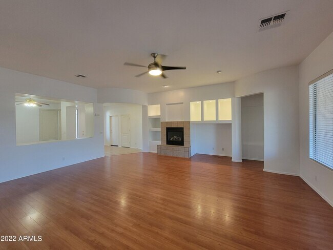 Building Photo - 958 E Scorpio Pl