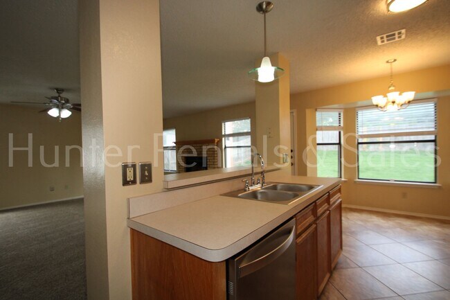 Building Photo - Charming 3-Bedroom Home with New Carpet and Spacious Backyard