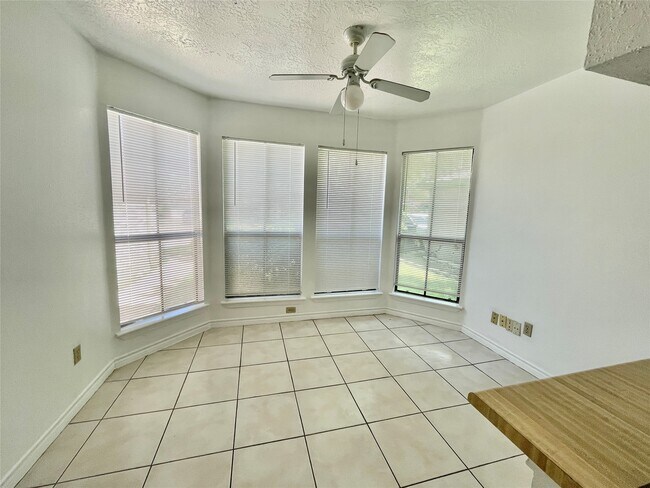 Building Photo - 7014 Caladero Dr