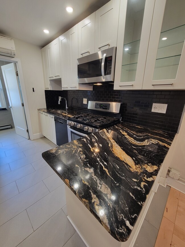 Building Photo - 409 South St