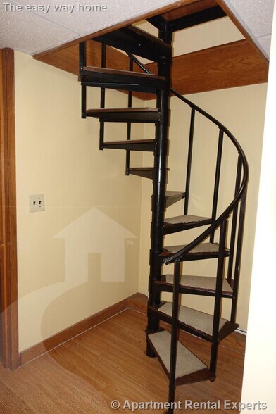 Building Photo - 357 Highland Ave