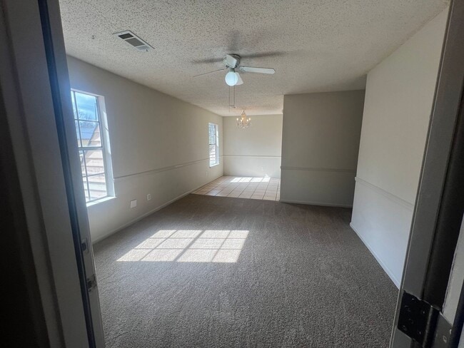 Building Photo - 716 E 33rd St