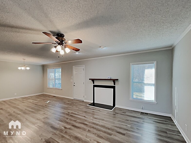 Building Photo - 720 Bermuda Ave