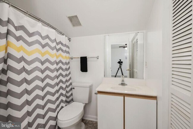 Building Photo - 1025 Gardenview Loop