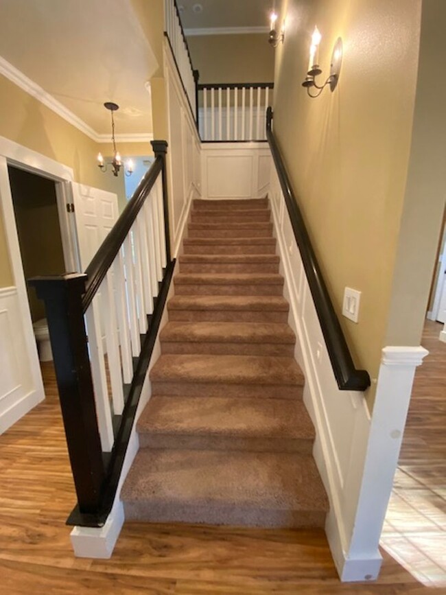 Building Photo - Charming home located in beautiful Orting!