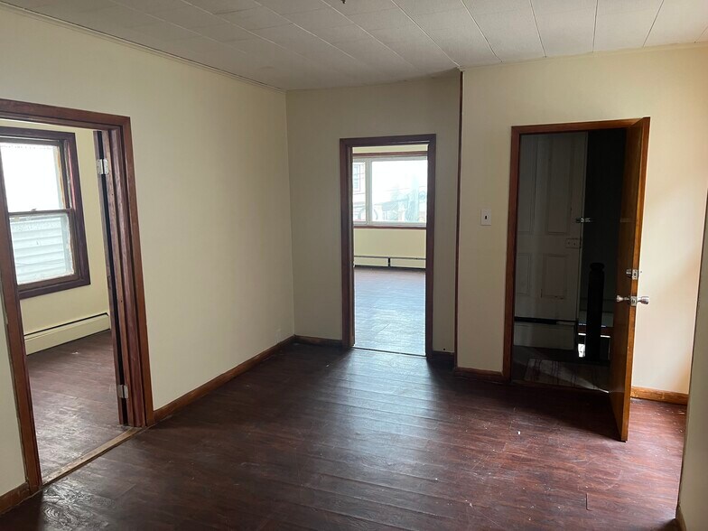 Building Photo - 35 Washington St