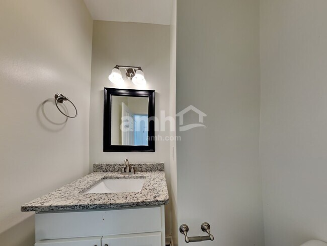 Building Photo - 1668 Comanche Run