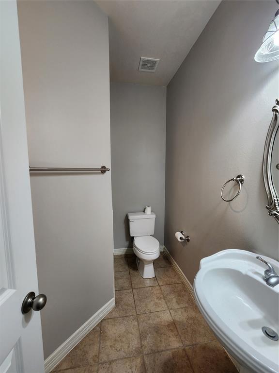 Building Photo - 8440 Majestic Lake Ct