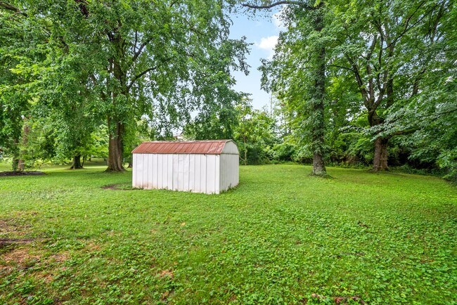 Building Photo - 135 E St