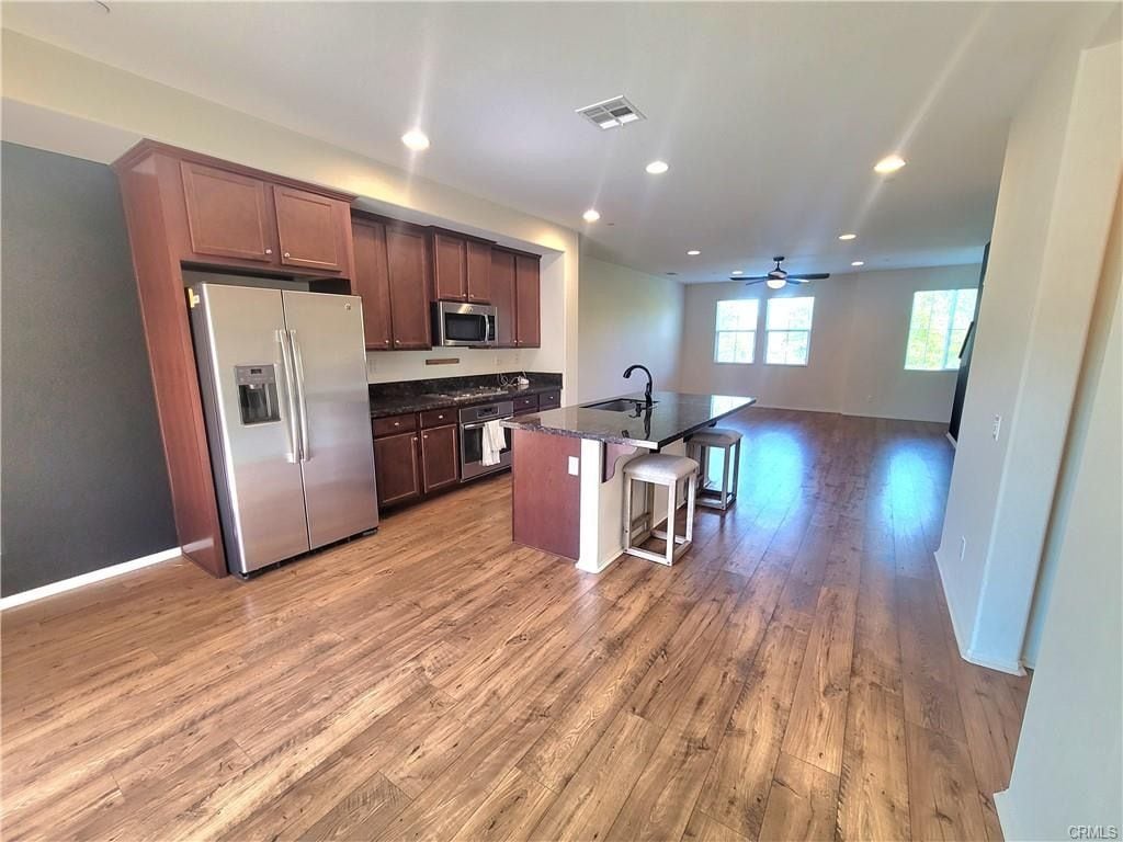 Building Photo - 40955 Belleray Ave