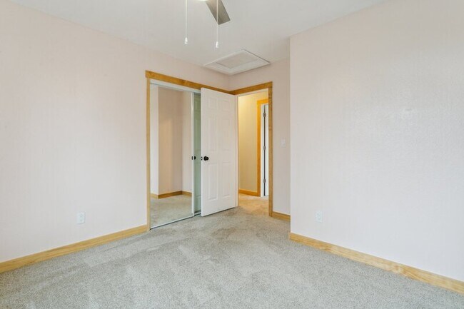 Building Photo - 15216 Paddington Cir