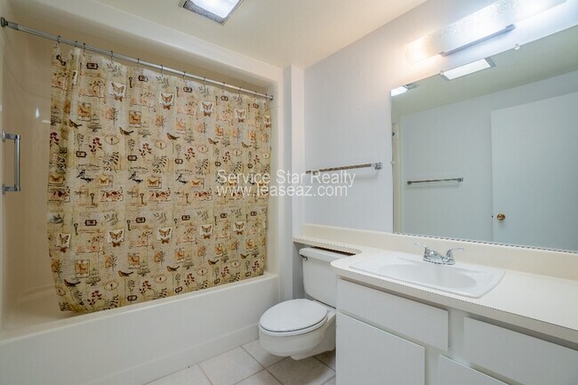 Building Photo - 17230 N Palo Verde Dr