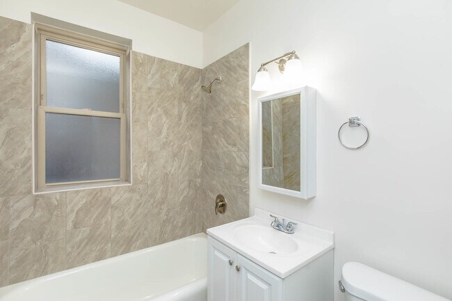 Building Photo - 1731 W 91st St