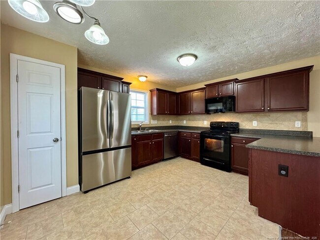 Building Photo - 5616 Duncan St