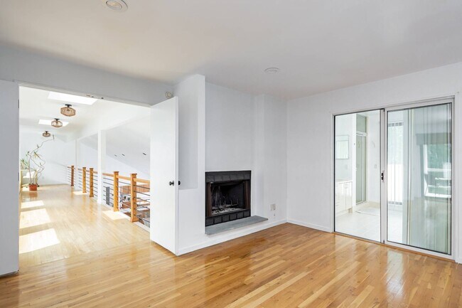 Building Photo - 404 Water Mill Towd Rd