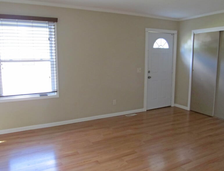 Building Photo - 4732 Westfield Ave